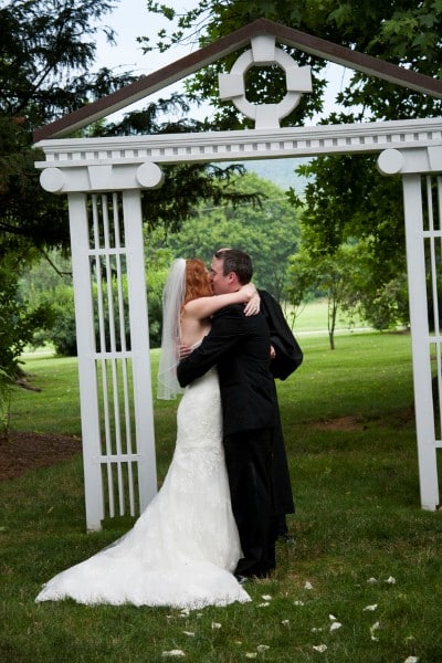 bright blue green summer bluemont virginia wedding whitehill manor (12)