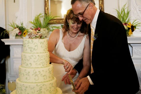Chevy Chase Offbeat Maryland Wedding Blue Yellow (27)