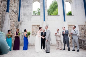 offbeat outdoor maryland wedding venue alternative bouquets (17)