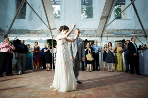 offbeat outdoor maryland wedding venue alternative bouquets (27)