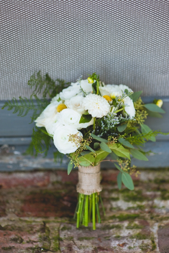 white rustic bridal bouquet