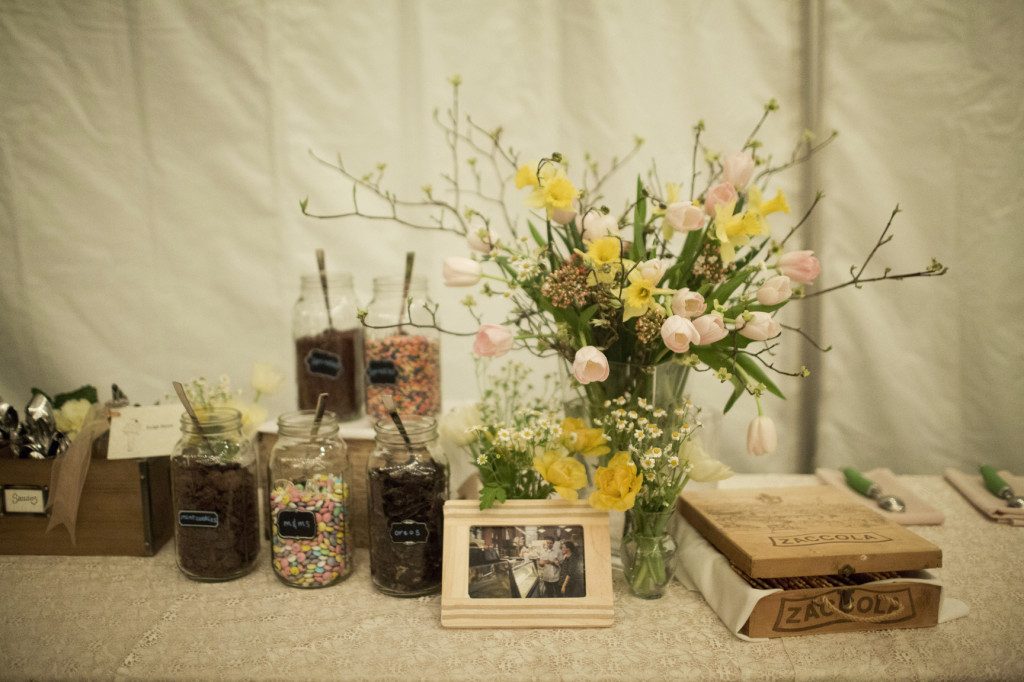 rustic spring wedding flowers