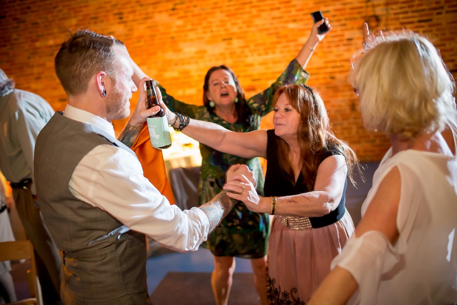 offbeat alternative maryland wedding pictures american visionary arts museum (15)