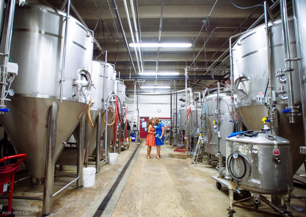 offbeat intimate washington dc wedding at brewery (17)